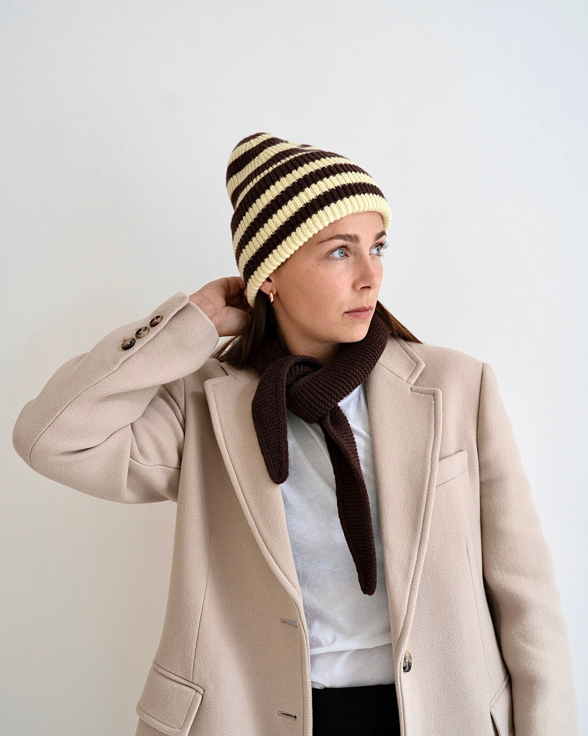 Set aus Striped Beanie und Mini Scarf – Mocha/Yellow