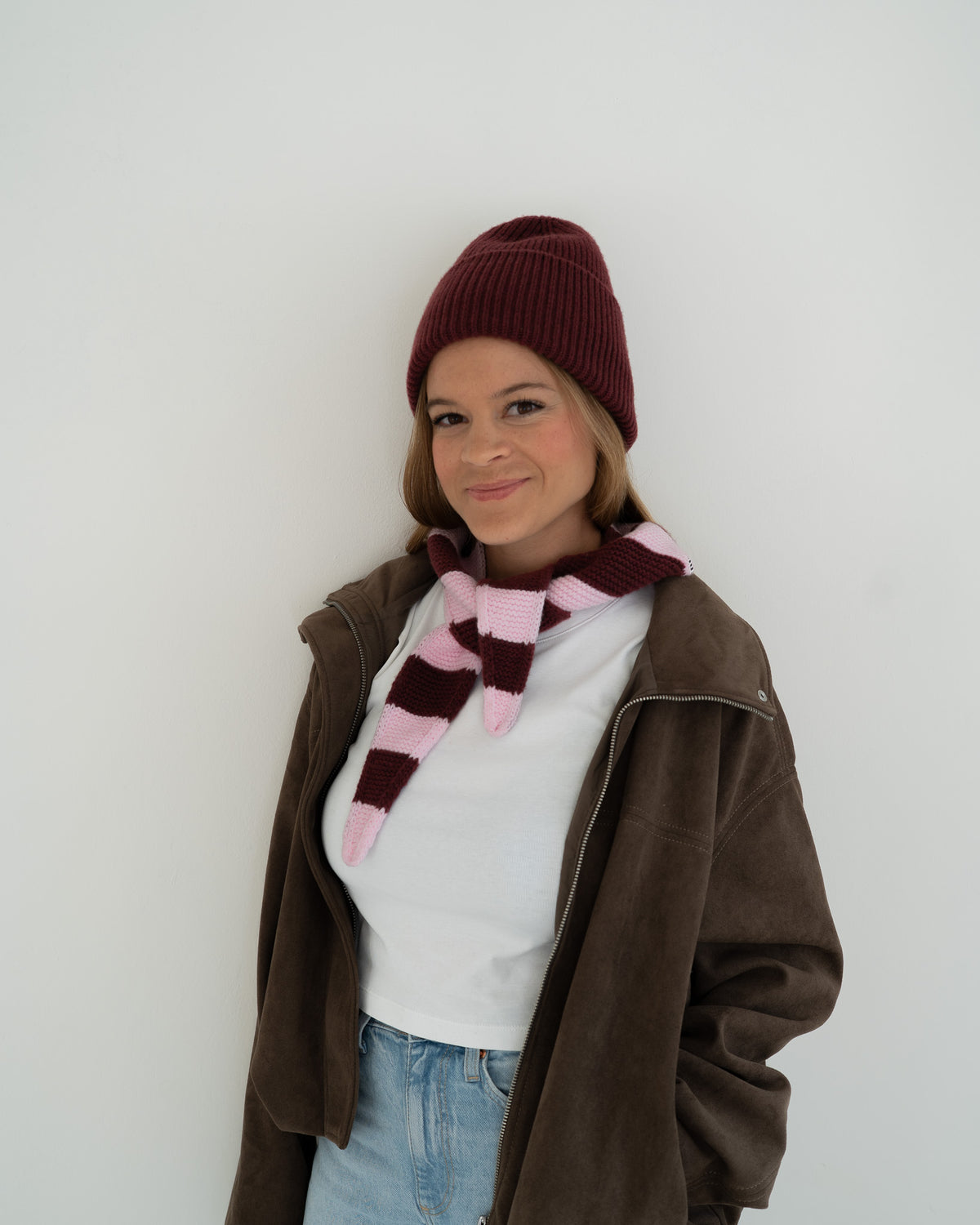 Set aus Beanie und Striped Mini Scarf – Burgundy/Blush
