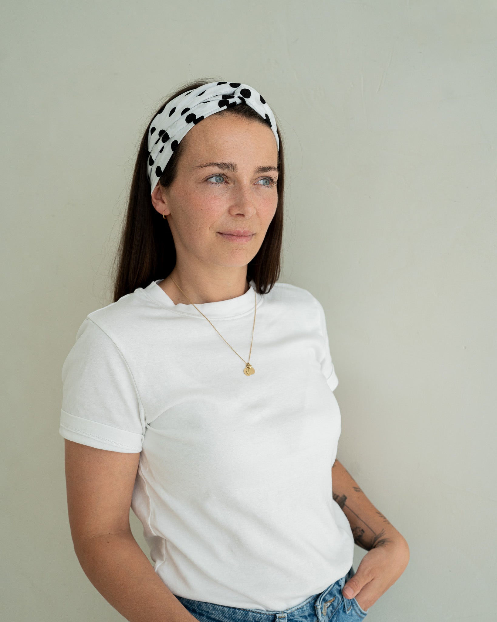 Drahthaarband Viskose – Weiß Polka Dots