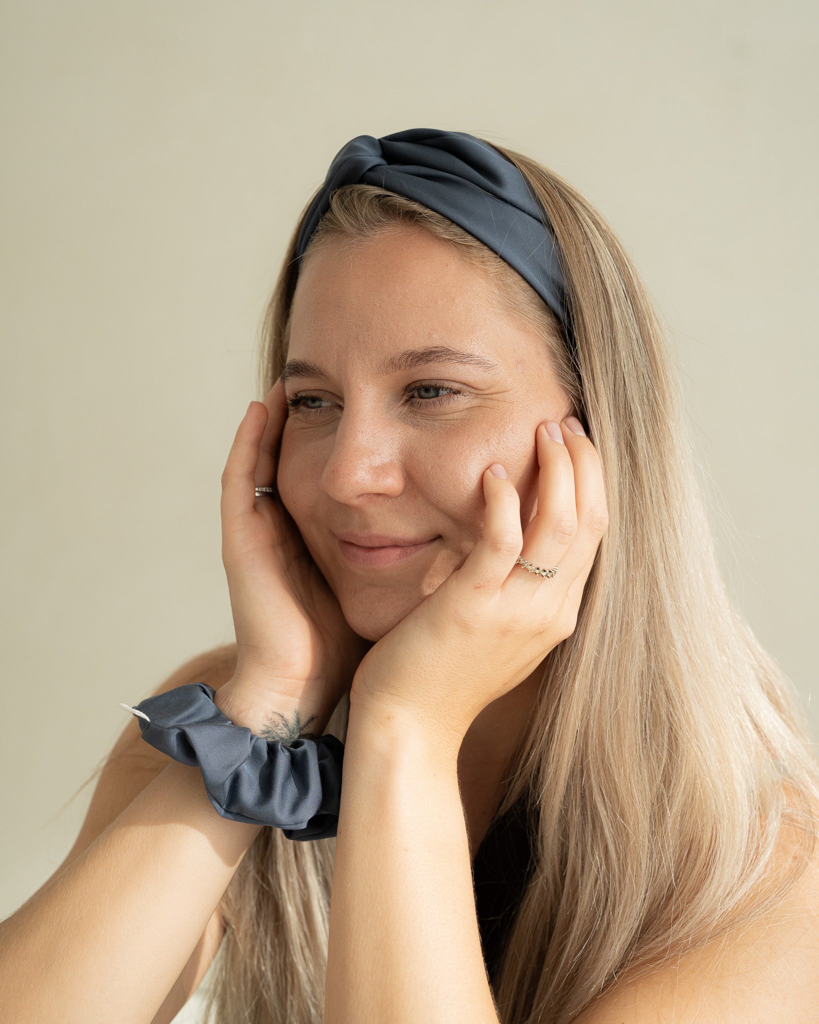 Drahthaarband Satin – Cobalt