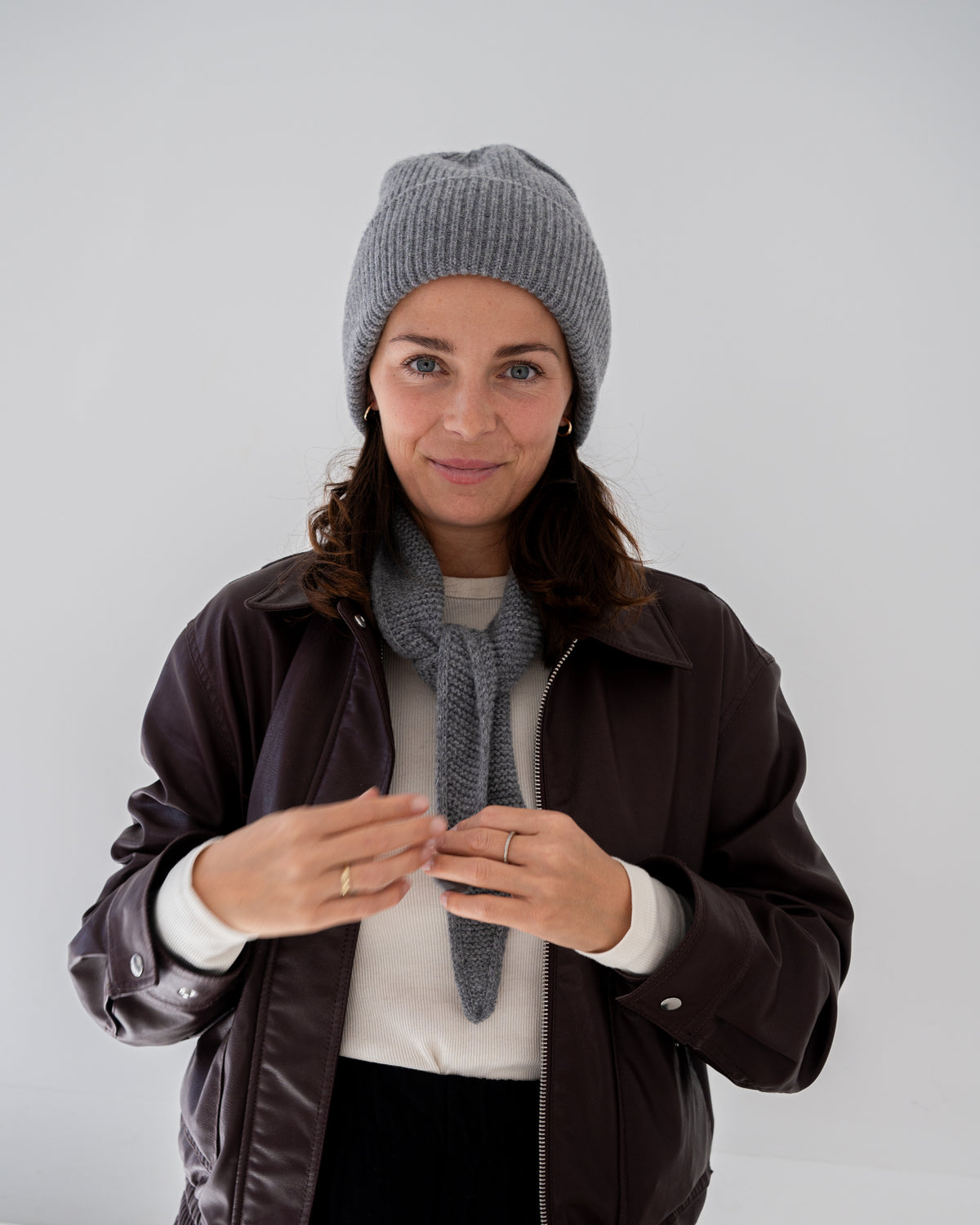 Set aus Beanie und Mini Scarf - Cloud Grey