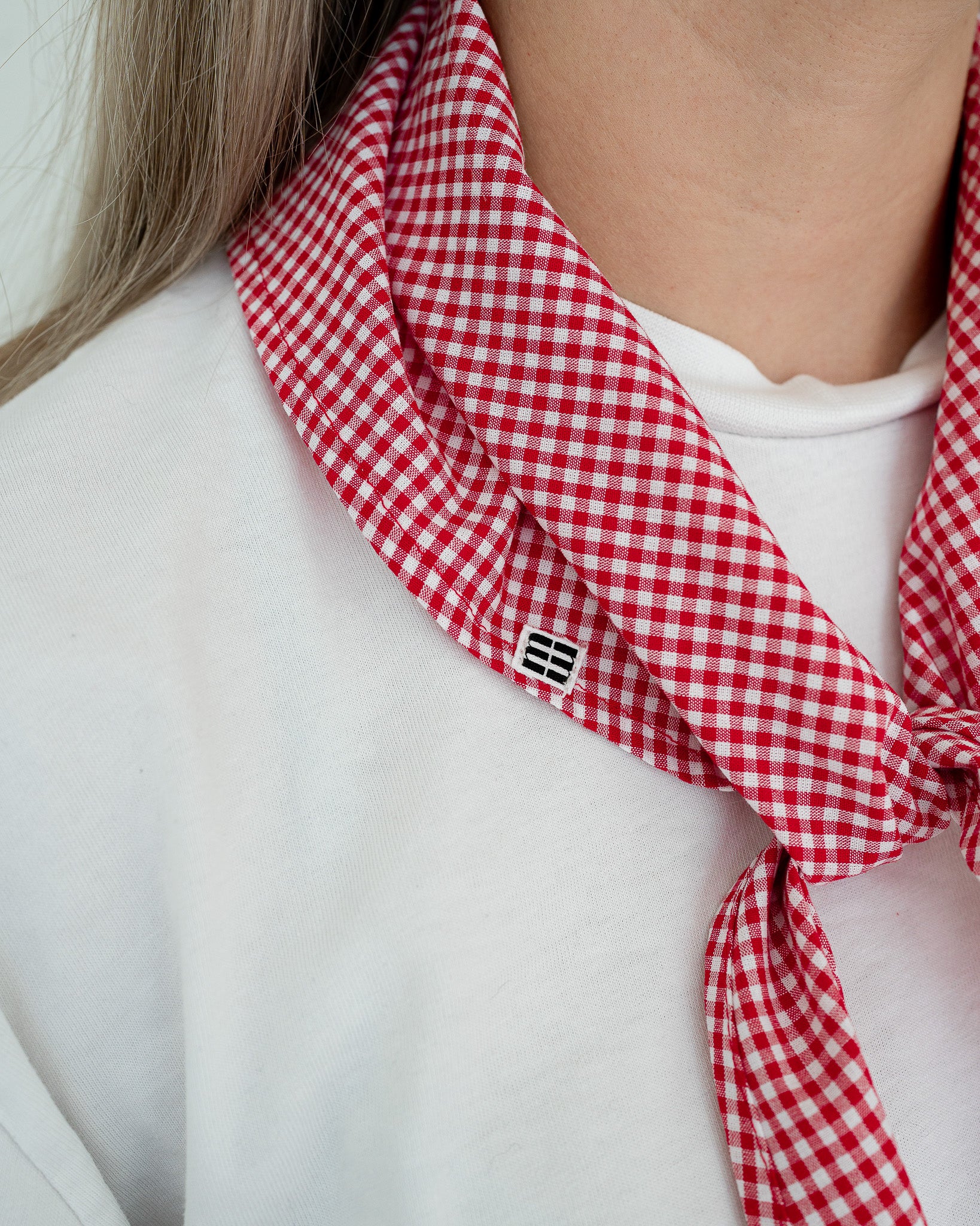 Triangle Scarf Checkered – Berry