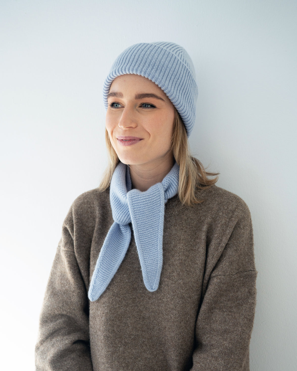 Set aus Beanie und Mini Scarf - Sky Blue